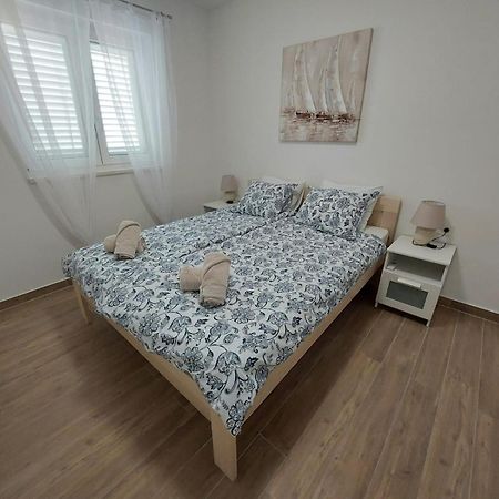 Seashells Apartments Tribunj ตรีบูนย์ ภายนอก รูปภาพ
