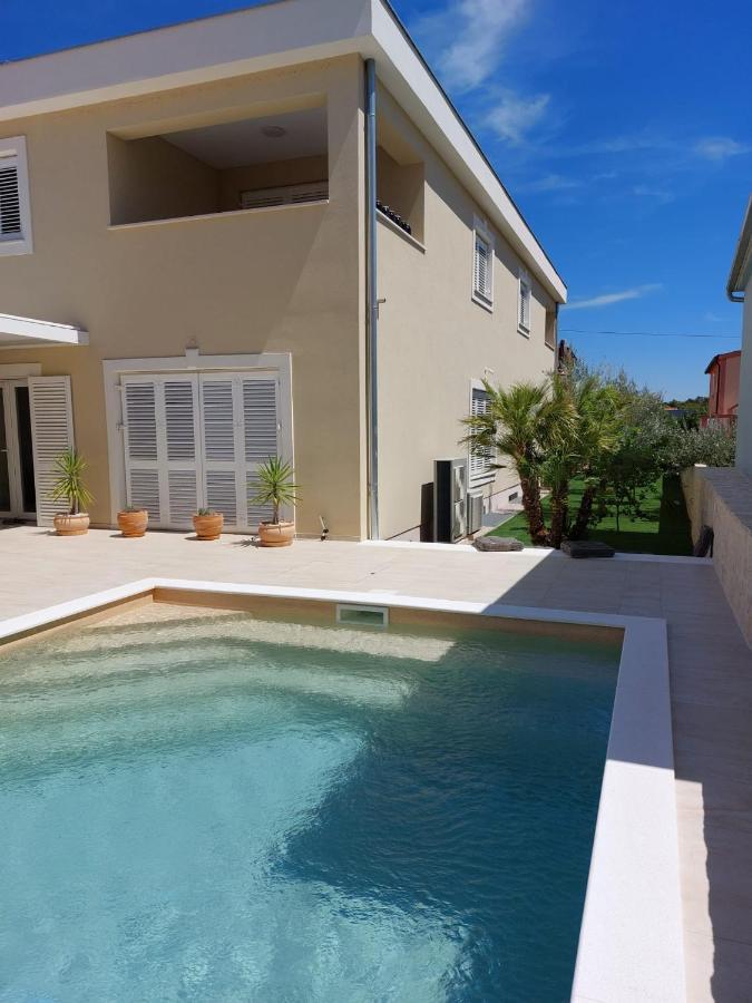 Seashells Apartments Tribunj ตรีบูนย์ ภายนอก รูปภาพ
