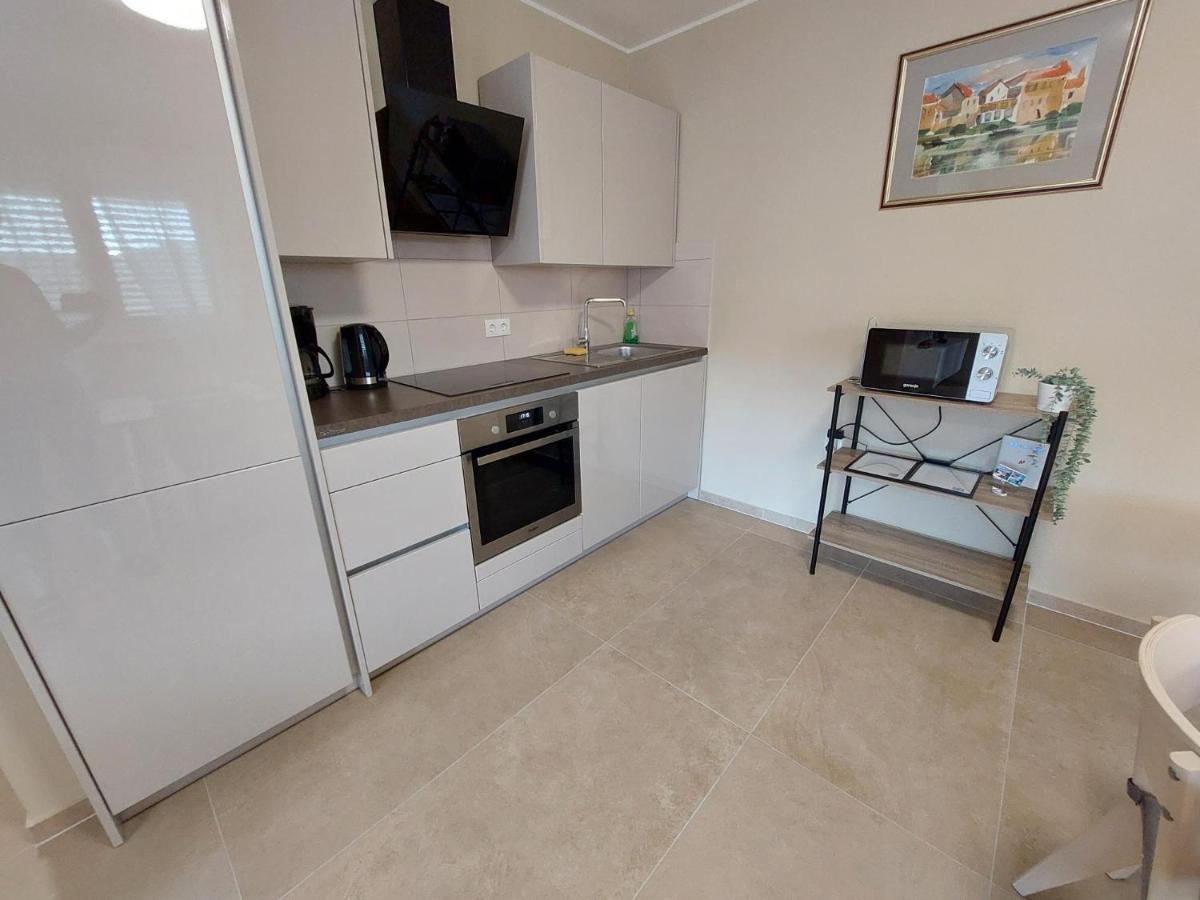 Seashells Apartments Tribunj ตรีบูนย์ ภายนอก รูปภาพ