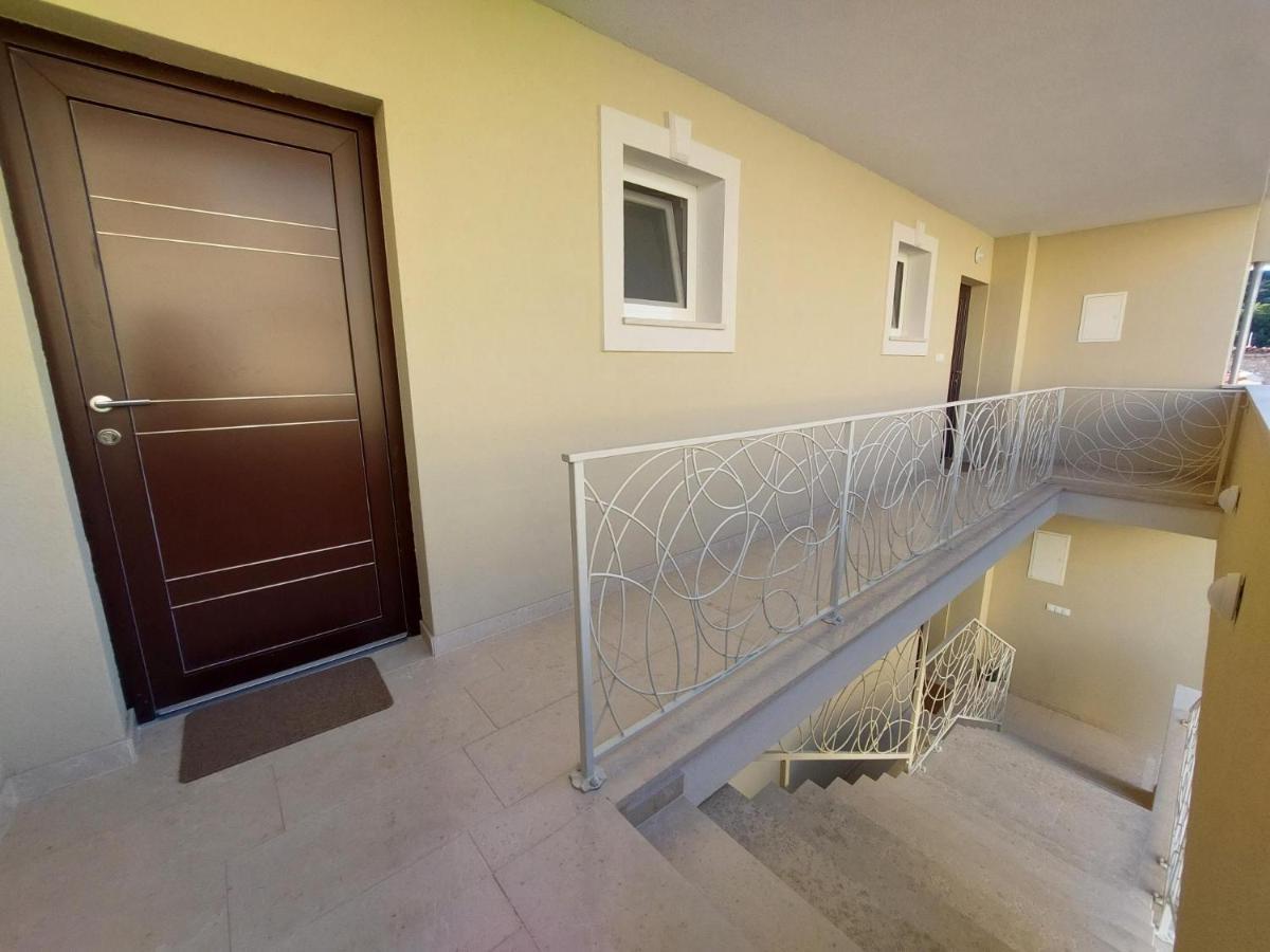 Seashells Apartments Tribunj ตรีบูนย์ ภายนอก รูปภาพ