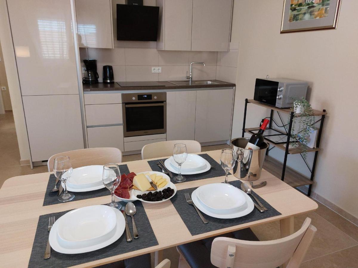 Seashells Apartments Tribunj ตรีบูนย์ ภายนอก รูปภาพ