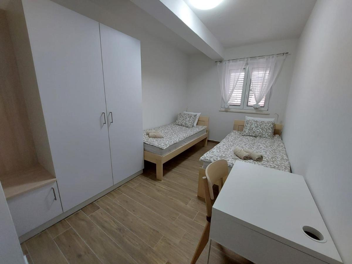 Seashells Apartments Tribunj ตรีบูนย์ ภายนอก รูปภาพ